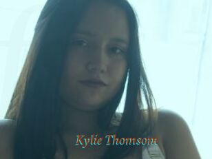 Kylie_Thomsom