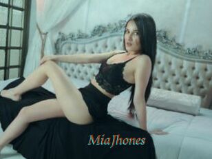 MiaJhones
