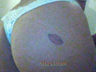 Mia_Cainee