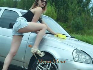 Mona_Mour