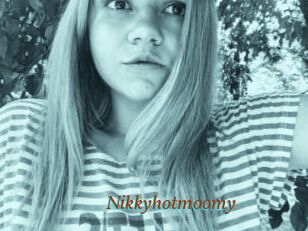 Nikkyhotmoomy
