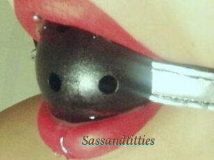 Sassandtitties