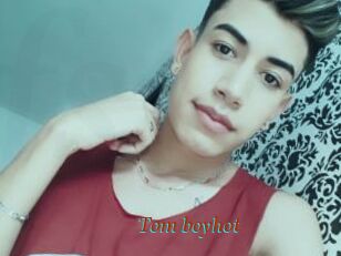 Tom_boyhot