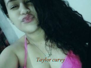 Taylor_curvy