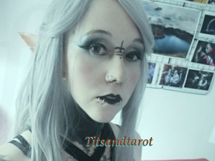 Titsandtarot